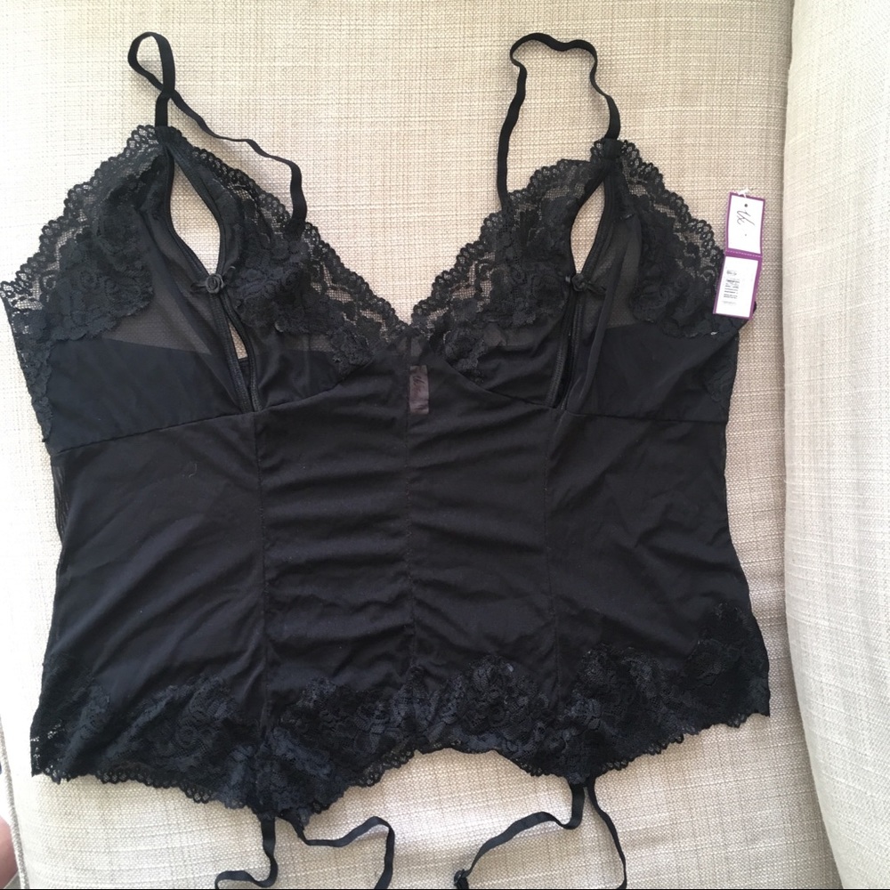 NWT black, 3x slit cup chemise with garters